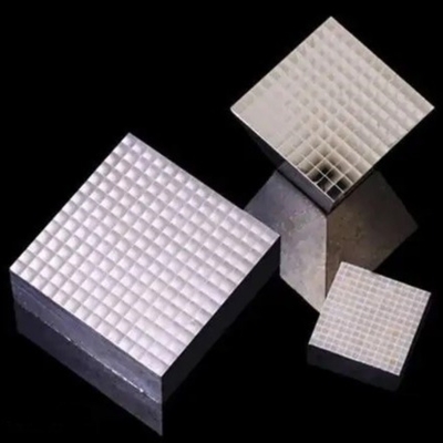 Ce Doped LYSO Scintillation Crystal Crystal Nuclear Physics and Medicine and Ray Detection