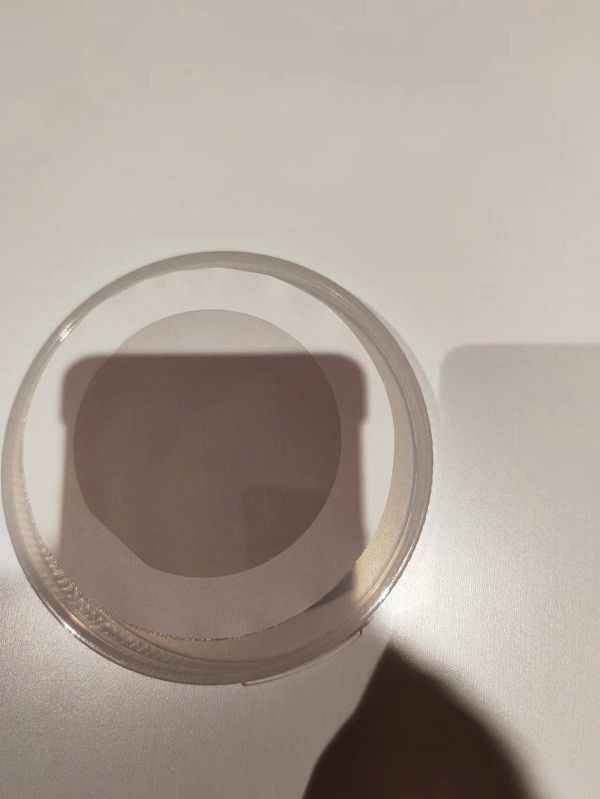 ویفرهای پیزوالکتریک لیتیوم نیوبات LiNbO3 با 5 درصد مولی MgO دوپ شده، طراحی شده برای دستگاه‌های آکوستو اپتیک و فیلترهای SAW